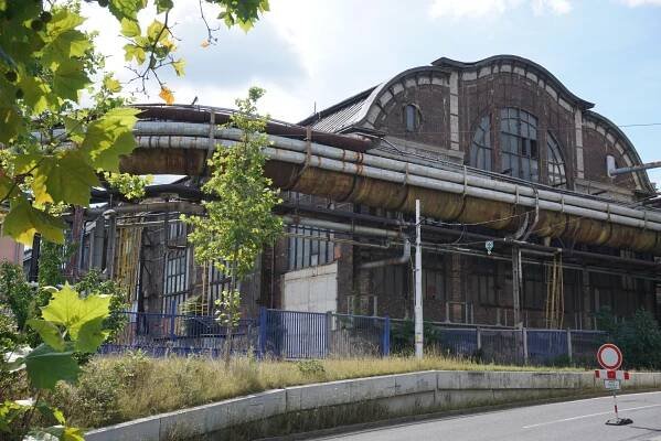 Soubor:Vítkovice (Ostrava) - bývalá strojovna energetické ústředny č. IV Vítkovických železárek, pohled z Ruské ulice (4).jpg