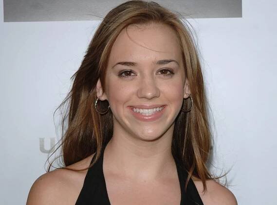 Andrea Bowen