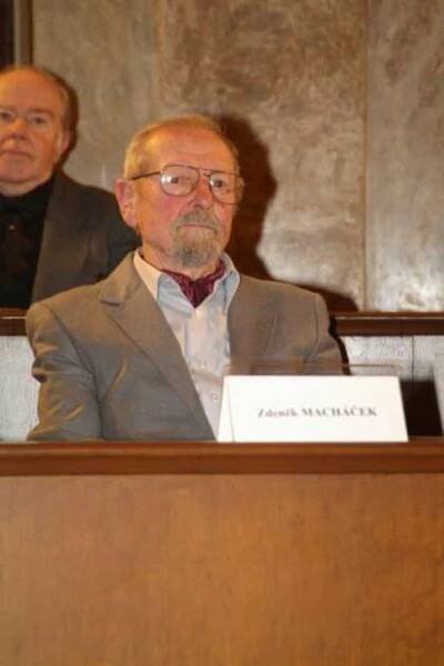 Zemřel známý brněnský sochař Zdeněk Macháček (†95): Milovník Švejka zažil popravy i bombardování