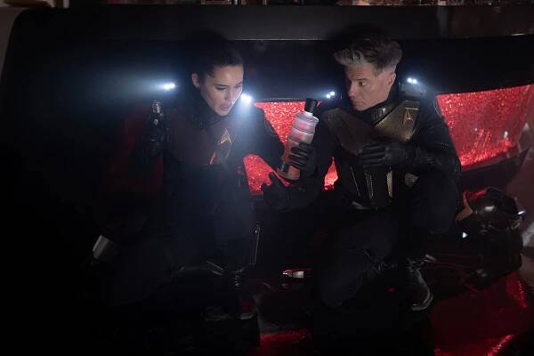 Star Trek: Podivné nové světy - The Sehlat Who Ate Its Tail - Z filmu - Christina Chong, Anson Mount
