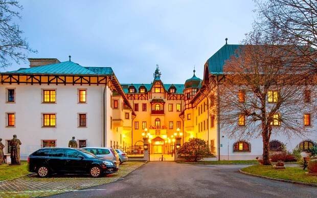 Mariánské Lázně: Luxus v Chateau Monty Spa Resortu **** s Římskými lázněmi, až 22 procedurami a polopenzí - 24travel.cz