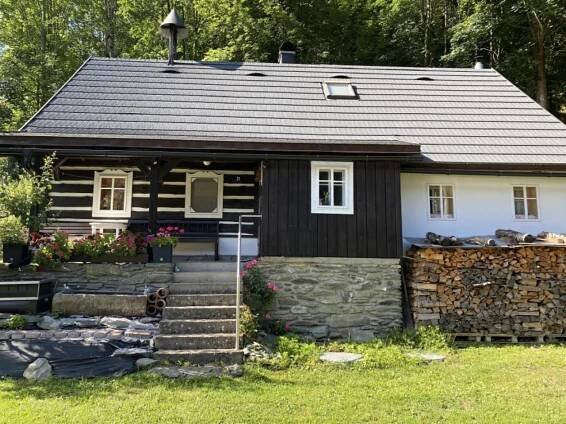 PODKRKONOŠÍ - Roubenka u Jilemnice
