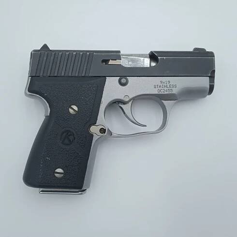 Samonabíjecí pistole Kahr Arms MK9