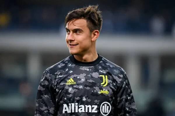 Paulo Dybala (Juventus) portrét během zahřívání během italského fotbalu Serie A zápas Hellas Verona FC vs Juventus FC na stadionu Marcantonio Bentegodi ve Veroně, Itálie, 30. října 2021 - kredit: Ettore Griffoni — Stock obrázek