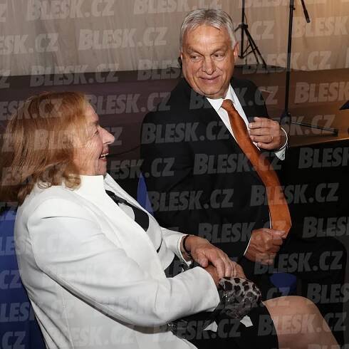 Oslava 80. narozenin Miloše Zemana: Livia Klausová a Viktor Orbán.