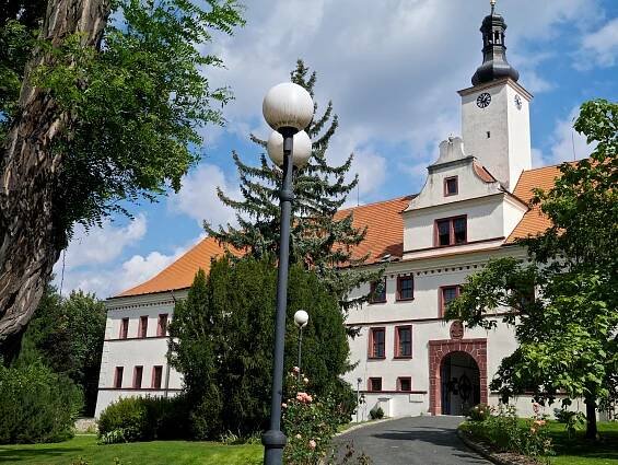 Komorní Hrádek