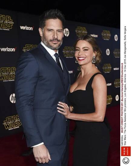 Novomanželé Vergara a Manganiello byli ozdobou premiéry nejočekávanějšího filmu letošního roku