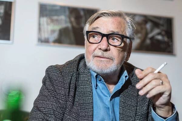 Jiří Bartoška se bojí, že v rakvi dostane záchvat kuřáckého kašle