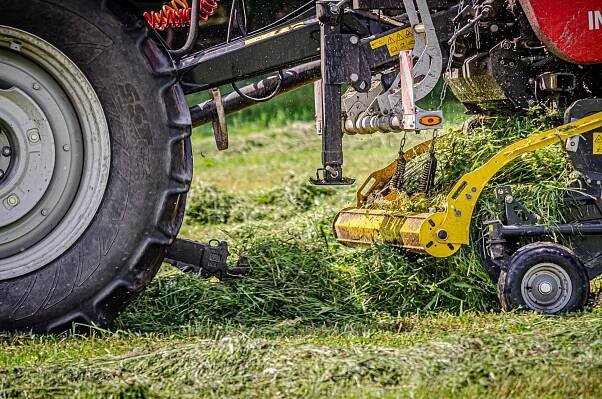 Sklizeň píce Pöttinger Flowtast | 24. díl Agrozet od A do Zet | AGROZET - náhradní díly, zemědělské stroje a technika