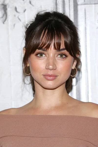 Ana-de-Armas-Sexy-Eyes-Photos