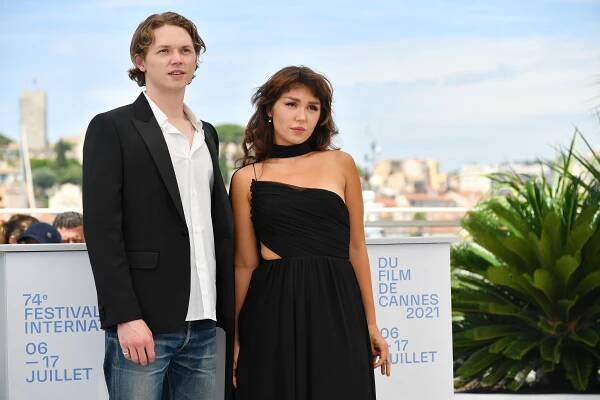 Jack and Mercedes Kilmer at the "Val" photocall during the 74th annual Cannes Film Festival on July 7, 2021, in Cannes, France | Source: Getty Images