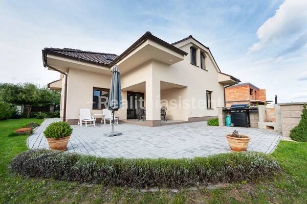 Prodej domu 6+1 se zahradou, Sibřina, Praha-východ | Umíme reality