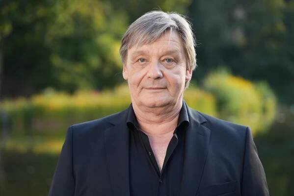 Frank Muth – Schauspieler – Synchronregie, Synchronsprecher, Dialogbuchautor