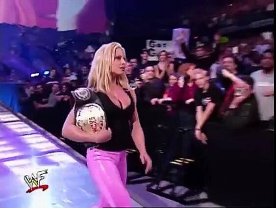 Trish Stratus, The Rock & Rikishi Make an Ass out of Vince Mcmahon - video Dailymotion