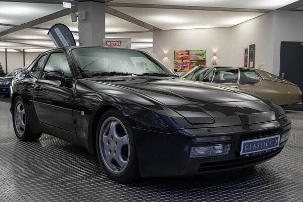 Porsche 944 Turbo | Classicbid