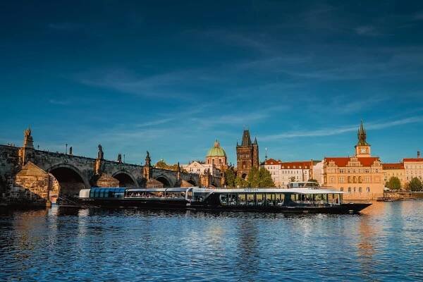 Prague Boats - Svatební místa - Svatební kompas