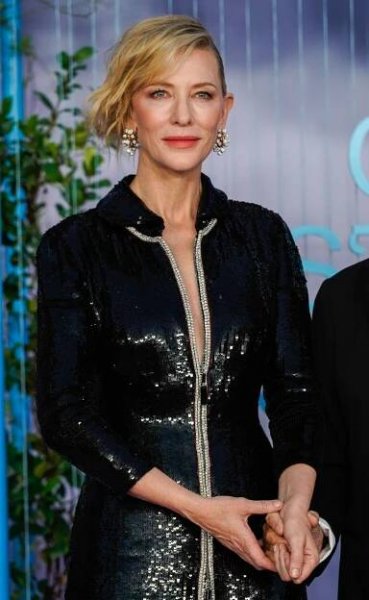 Trio slavných hereček obléklo podobné modely. Nejodvážnější byl 64leté Jamie Lee Curtis