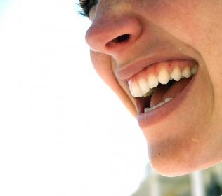 5 Common Causes of Gum Disease - London City Smiles