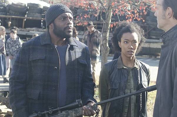 Živí mrtví - Vítejte v katakombách - Z filmu - Chad L. Coleman, Sonequa Martin-Green