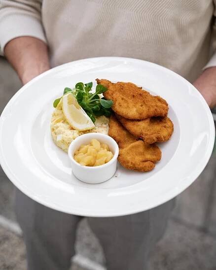 Pozvánka na speciality z rakouské gastronomie – do Kšeft Schnitzel & Bier v Alfa pasáži | www.coolbrnoblog.cz