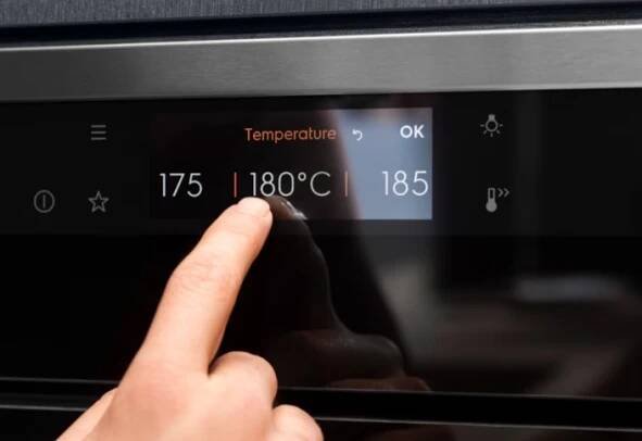 Trouba Electrolux 800 PRO EOB8S39WZ černá - s kosmetickou vadou - 12… | DATART