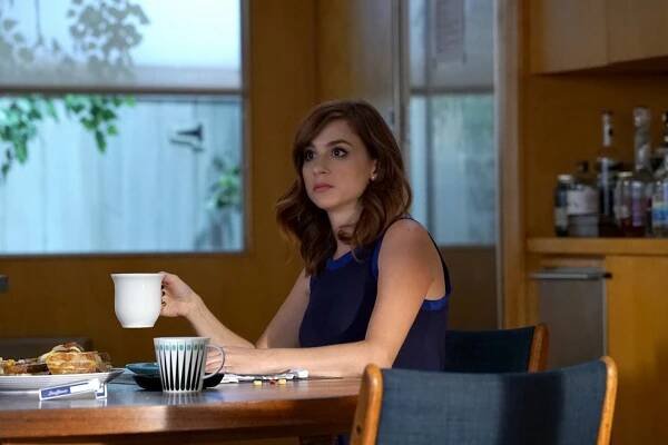 Nejsem do tebe blázen - You Knew It Was a Snake - Z filmu - Aya Cash