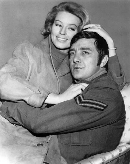 Soubor:Richard Dawson Hogan Hero headshot 1968.png – Wikipedie