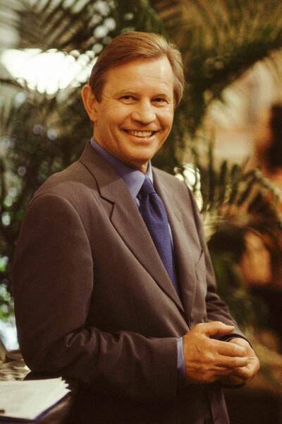 Ron-Batzdorff---HBO-(Photo-2)