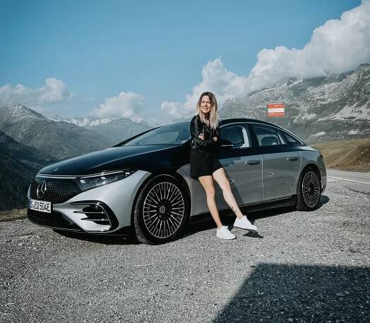 Mercedes Benz EQS