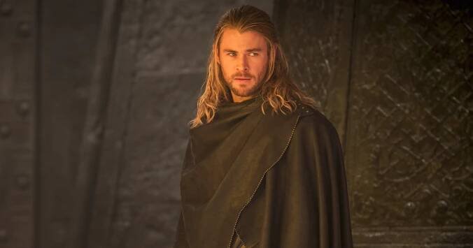 Thor 4: Fotka z natáčení odhalila, jaký kostým bude nosit bůh hromu tentokrát • Filmožrouti.cz