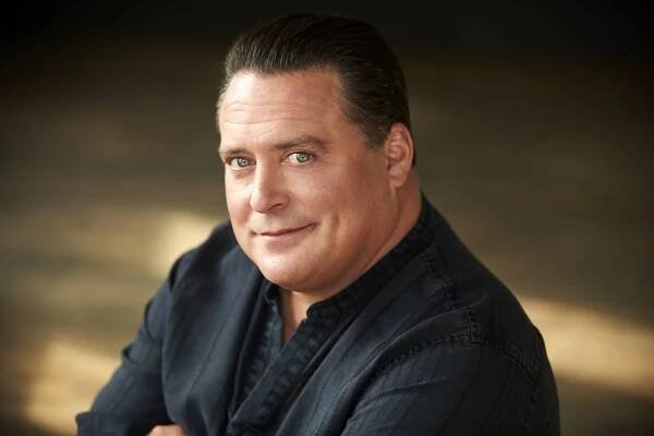 SEAN CULLEN | Diamondfield Entertainment, actors and comedians talent management