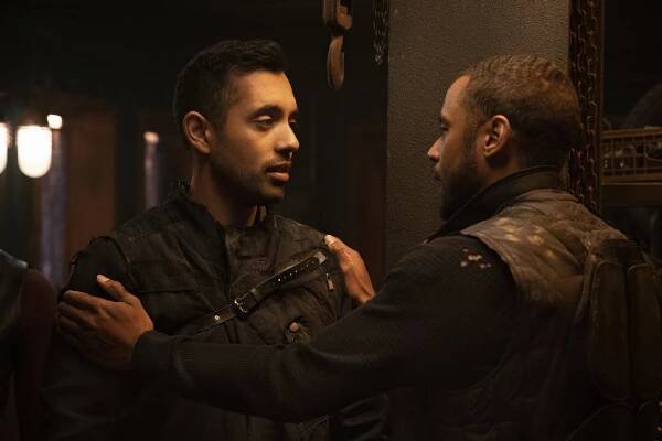 Prvních 100 - Hesperides - Z filmu - Sachin Sahel, Jarod Joseph