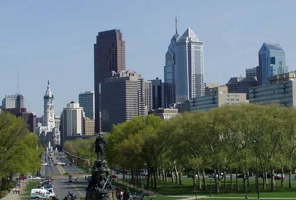 Soubor:Philadelphia skyline-daytime-crop1.jpg – Wikipedie
