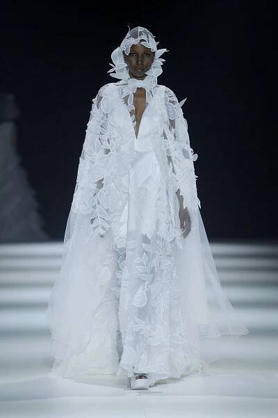 Viktor & Rolf Mariage SS22 VRM283C Lace Flower Dreamy Cape