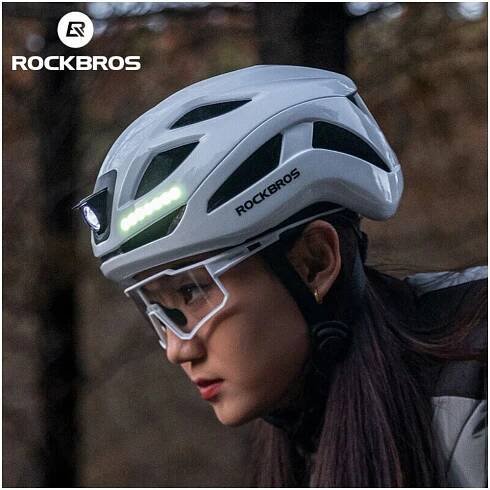 Cyklistická přilba ROCKBROS s LED světlem White
