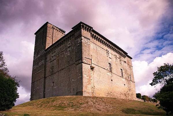 McAuley-castle_cc_img