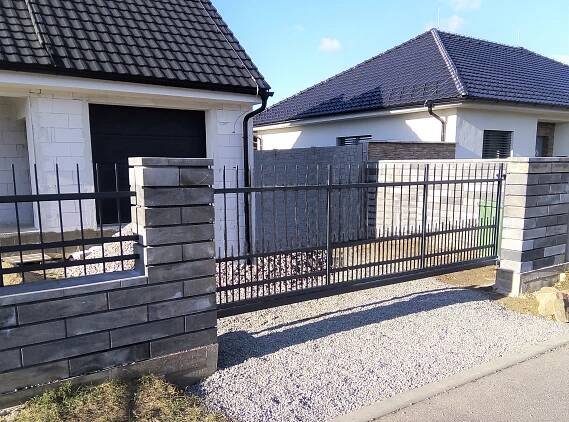 Brány, vrata, ploty - Kovovýroba Prustoměrský
