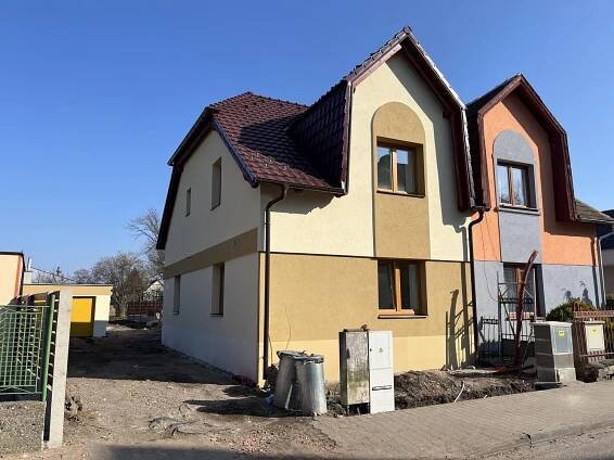 Bratří Mádlů, Nový Bydžov, okres Hradec Králové
