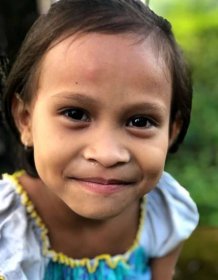 V tuto chvíli podporují čeští dárci v Indii 65 dětí z rodin, které nemají prostředky na vzdělání svých potomků. Díky podpoře může do školy chodit i šestiletá Manmaya.