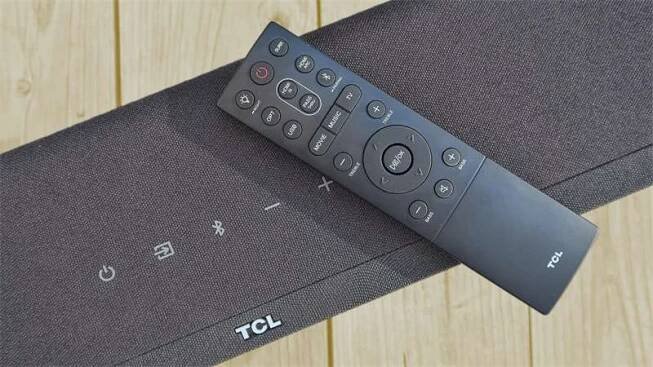 Soundbar a ovladač.jpg