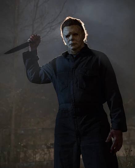 ‘Halloween’ Review: Jamie Lee Curtis, Look Out!
