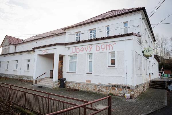 Ušatý Lidový dům Zaječov získal cenu veřejnosti v rámci soutěže Stavba roku