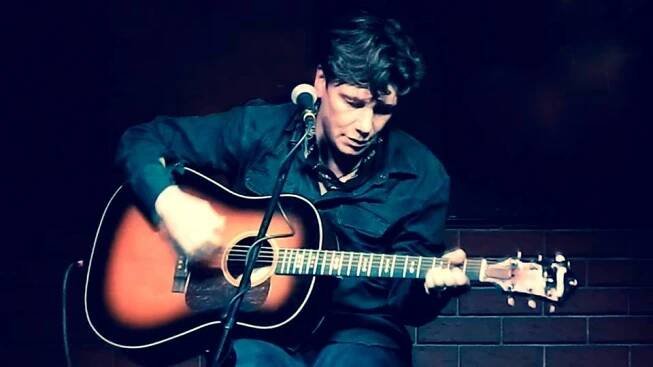 Zpěvák Eric Martin přijede do Ostravy odehrát koncert na akustickou kytaru. (Foto: Archiv umělce)