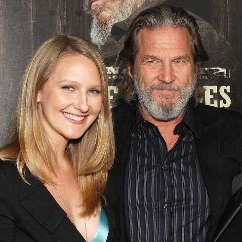 Watch Jeff Bridges Dance with His Daughter After Walking Her Down the Aisle amid Cancer Recovery