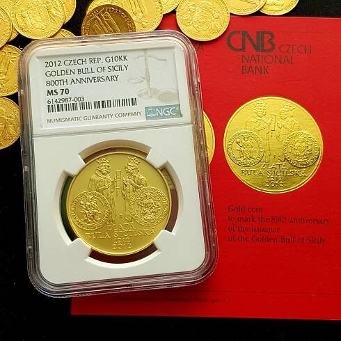 1 OZ 10 000 Kč - 2012 Zlatá bula sicilská - standard, MS 70