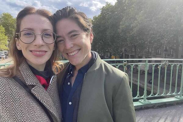 Molly Bernard Is Pregnant! 'Younger' Star Expecting First Baby with Wife Hannah Lieberman