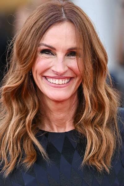 Julia Roberts's Red Carpet Nails Are Surprisingly Rock 'n Roll—See the Photos