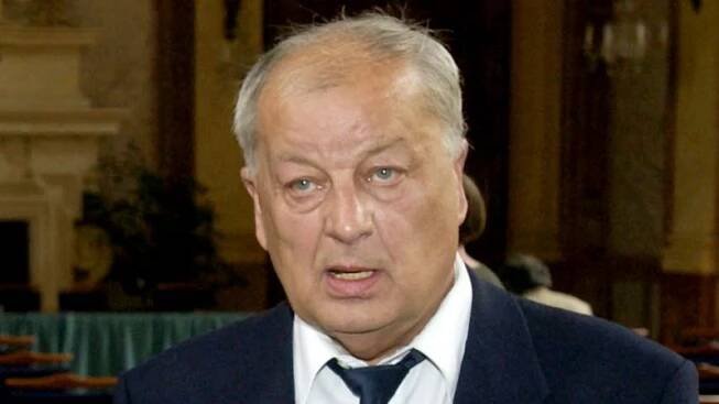 Zemřel dramatik Josef Topol