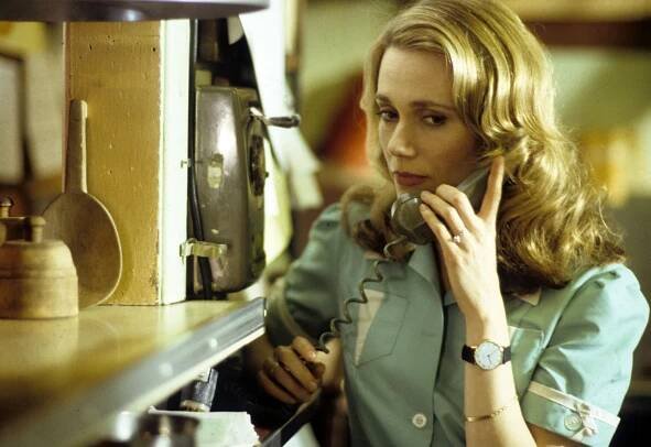 Remember when the women of ‘Twin Peaks’ made nostalgia new again?