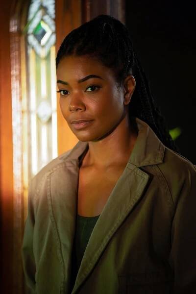 Policajtky z L.A. - Coyote Ugly - Promo - Gabrielle Union